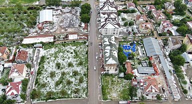 Kastamonu'da dolu yağışı hayatı felç etti: İlçe beyaza büründü, ev ve iş yerlerini su bastı