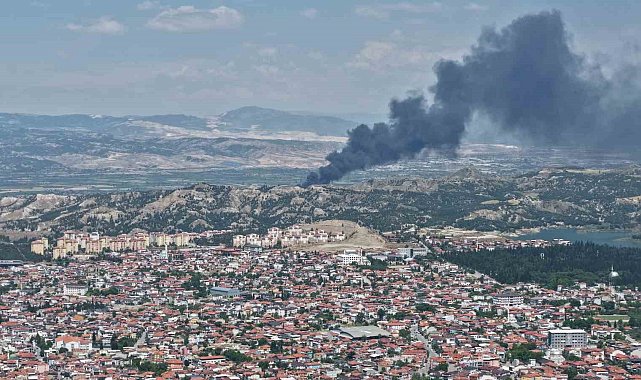 Kauçuk deposunda korkutan yangın