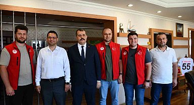 Kaymakam Kaya, son mesai gününde vatandaşlarla vedalaştı