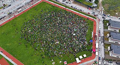 Kayseri'de milli maç heyecanını Talas'ta yaşamak isteyen vatandaşlar alanı doldurdu