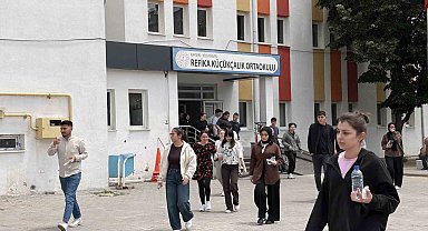 Kayseri'de polis geç kalan adayları sınava yetiştirmek için seferber oldu