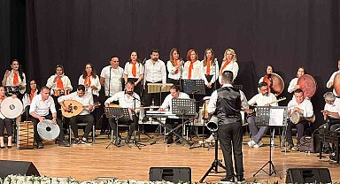 Kayseri'de talasemi hastaları ve aileler konserde moral buldu