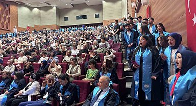KAYÜ'de 'sadakat yeminli' mezuniyet