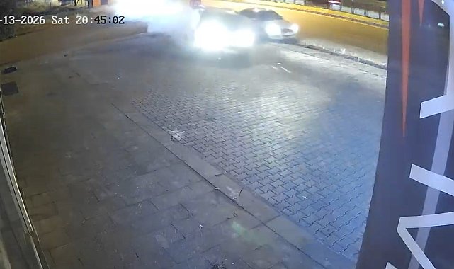 Kaza anı kamerada: İş yerine çarpmaktan son anda kurtuldu