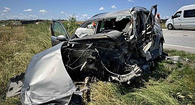 Kazada hurdaya dönen otomobilin sürücüsü hayatını kaybetti