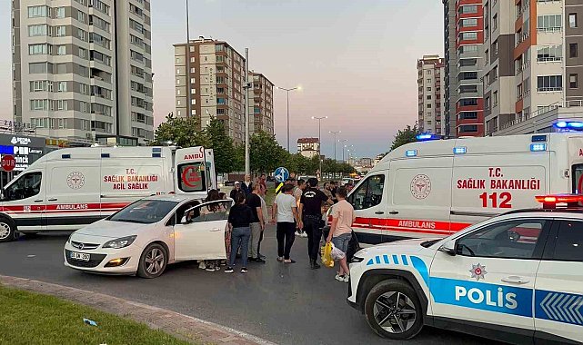 Kazada yaralanan motosiklet sürücüsüne ilk müdahale Çevik Kuvvet Şube Müdürü'nden