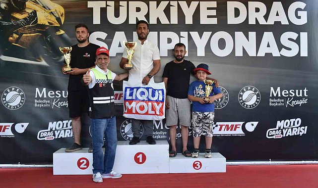 Kepez'de motodrag şampiyonları kupalarını aldı