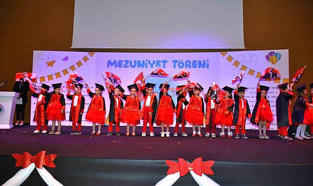 Kepez'in kreşlerinde mezuniyet heyecanı