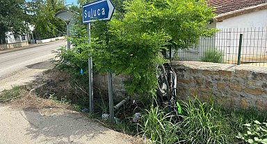 Keşan'da duvara çarpan motosikletli yaralandı