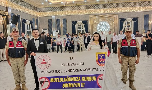 Kilis'te 'Mutluluğunuza Kurşun Sıkmayın' uyarısı
