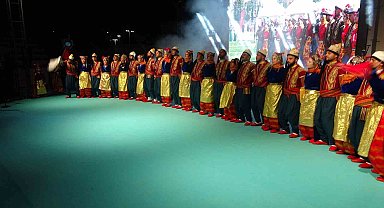Kilis'te halk oyunları ve müzik şöleni