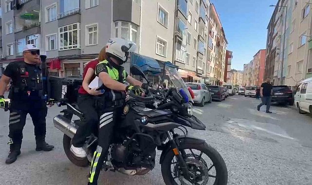 Kimliğini evde unutan öğrenciyi polis sınava yetiştirdi