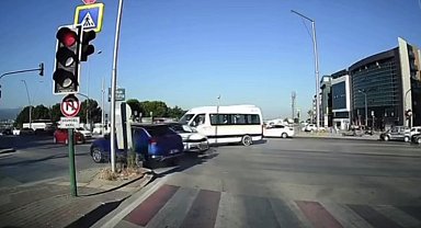 Kırmızı ışık ihlali kazaya neden oldu