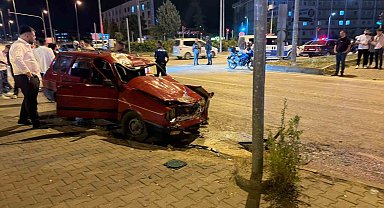 Kırmızı ışıkta dehşet: Genç motosikletli 36,5 metre sürüklendi