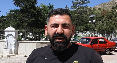 Kırsalda karşılaştığı anne ayı ve 3 yavrusunu, bağırıp korkutarak kaçırdı