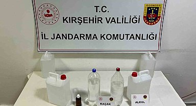 Kırşehir'de kaçak alkol üretimine jandarma operasyonu: 22 litre kaçak ürün ele geçirildi