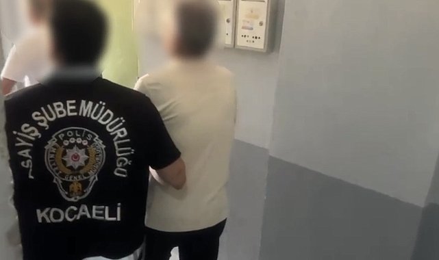 Kocaeli polisinin aradığı 8 yıllık firari İzmir'de yakalandı