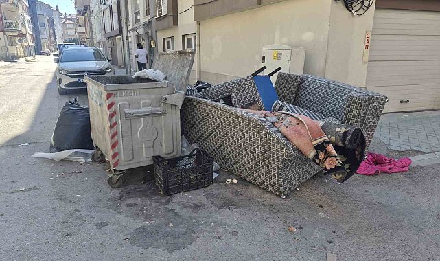 Konteynere sığmayan hacimli eşyalar çevre kirliliğine yol açıyor