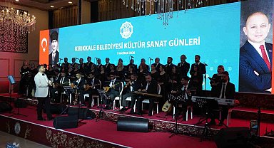 Koro ilk kez sahne aldı, profesyonelleri aratmadı: Anadolu'nun sevilen türküleri seslendirildi