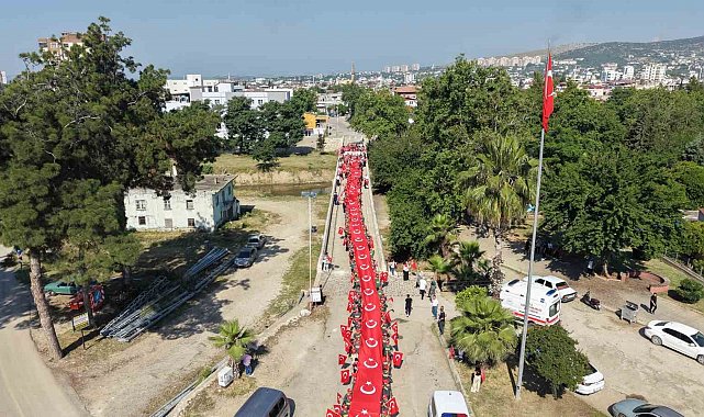 Kozan'da 106 metrelik bayrakla kurtuluş coşkusu