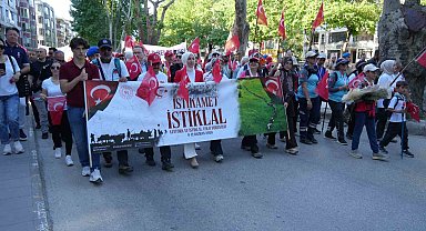 Kurtuluş Savaşı'ndaki milli ruhu 95 kilometre yürüyerek yaşattılar