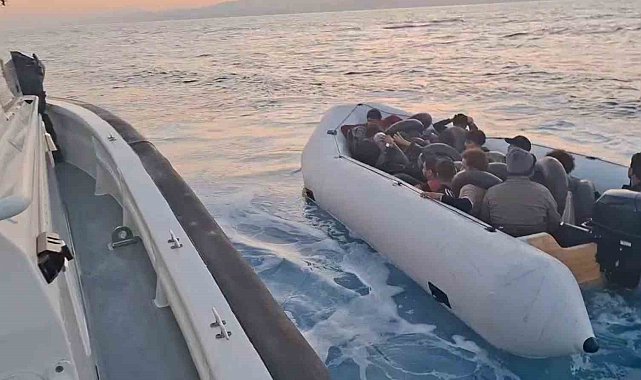 Kuşadası açıklarında 18 düzensiz göçmen yakalandı