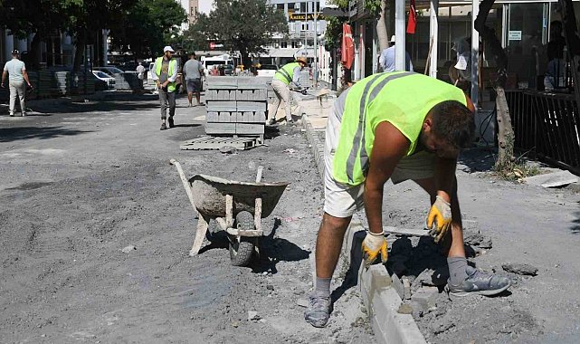 Kuşadası Cumhuriyet Mahallesi 5 bin metrekare daha yeni yola kavuşacak