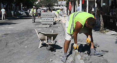 Kuşadası Cumhuriyet Mahallesi 5 bin metrekare daha yeni yola kavuşacak