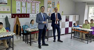 Kütahya ASE Sosyal Bilimler Lisesi'nden Güldüren köyü okuluna anlamlı ziyaret