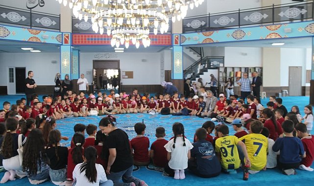 Kütahya Hira Camii'nde Çocuk Şenliği düzenlendi