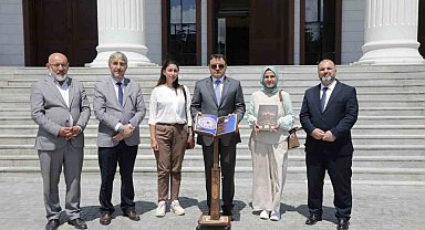 Kütahya Ulu Camii'nde 'Karekodlu Dijital Rehber Sistemi' hizmete girdi