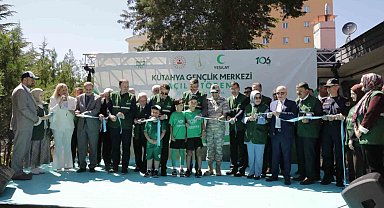 Kütahya Yeşilay Gençlik Merkezi ve Kafe1920 hizmete açıldı
