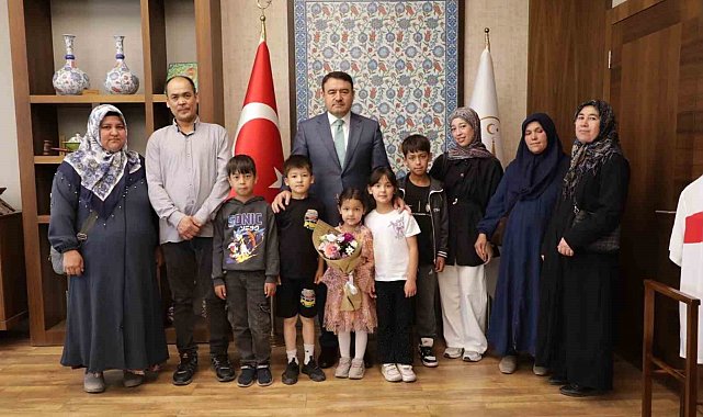 Kütahya'da Afgan kardeşlerin şehitlikteki vefa örneği takdirle karşılandı