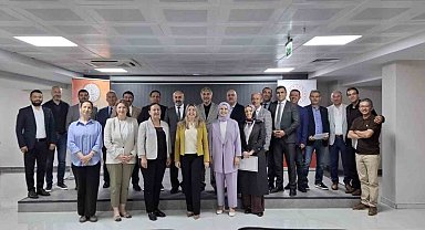 Kütahya'da Eğitim Kurumları Yönetici Yetiştirme Programı tamamlandı