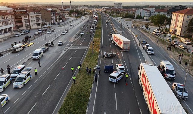Kütahya'da feci kaza: 1 ölü, 2 yaralı