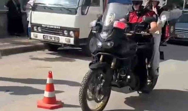 Kütahya'da LGS'ye yetişemeyen öğrencilerin imdadına Yunus Timleri yetişti
