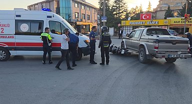 Kütahya'da motosiklet ile cip çarpıştı: 1 yaralı