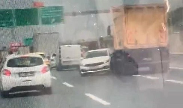 Kuzey Marmara Otoyolu'nda korku dolu anlar: Tır otomobili önüne alıp sürükledi