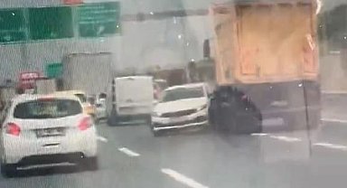 Kuzey Marmara Otoyolu'nda korku dolu anlar: Tır otomobili önüne alıp sürükledi