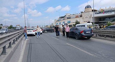Manavgat'ta 4 aracın karıştığı zincirleme kaza