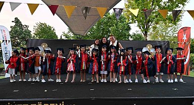 Manisa Büyükşehir'in minikleri yıl sonu gösterisinde alkış topladı