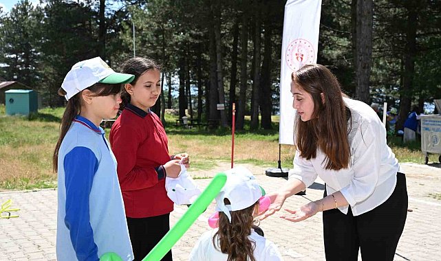 Manisa'da çocukların uçurtma şenliği neşesi