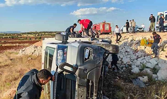 Mardin'de'de Türk Kızılay kamyoneti şarampole yuvarlandı: 4 yaralı