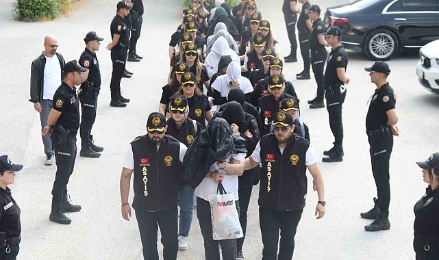 Masaj salonlarında fuhuş yaptırılan 26 kadın kurtarıldı, 7 kişi tutuklandı