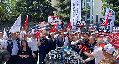 Memurlar taleplerini "sabır taşı" ile dile getirdi