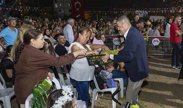Mersin'de 7. Örtüaltı Üzüm Festivali coşkusu