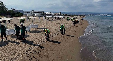 Mersin'de sahiller çevre haftasında temizlendi