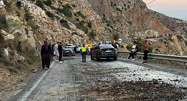 Mersin'de yola akan mazot zincirleme kazaya neden oldu, 4 araç birbirine girdi