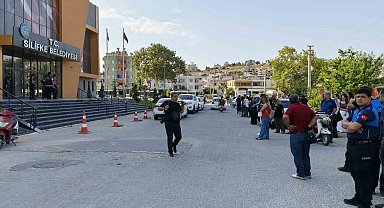 Mersin'in Silifke Belediyesi'ne operasyon: Başkan dahil çok sayıda isme gözaltı