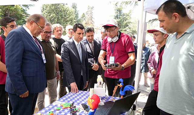 Meslek lisesi öğrencilerinin yaptığı ürünler görücüye çıktı